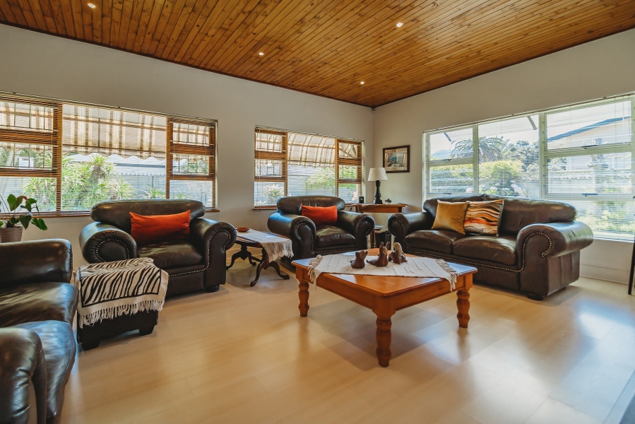 5 Bedroom Property for Sale in Heather Park Western Cape